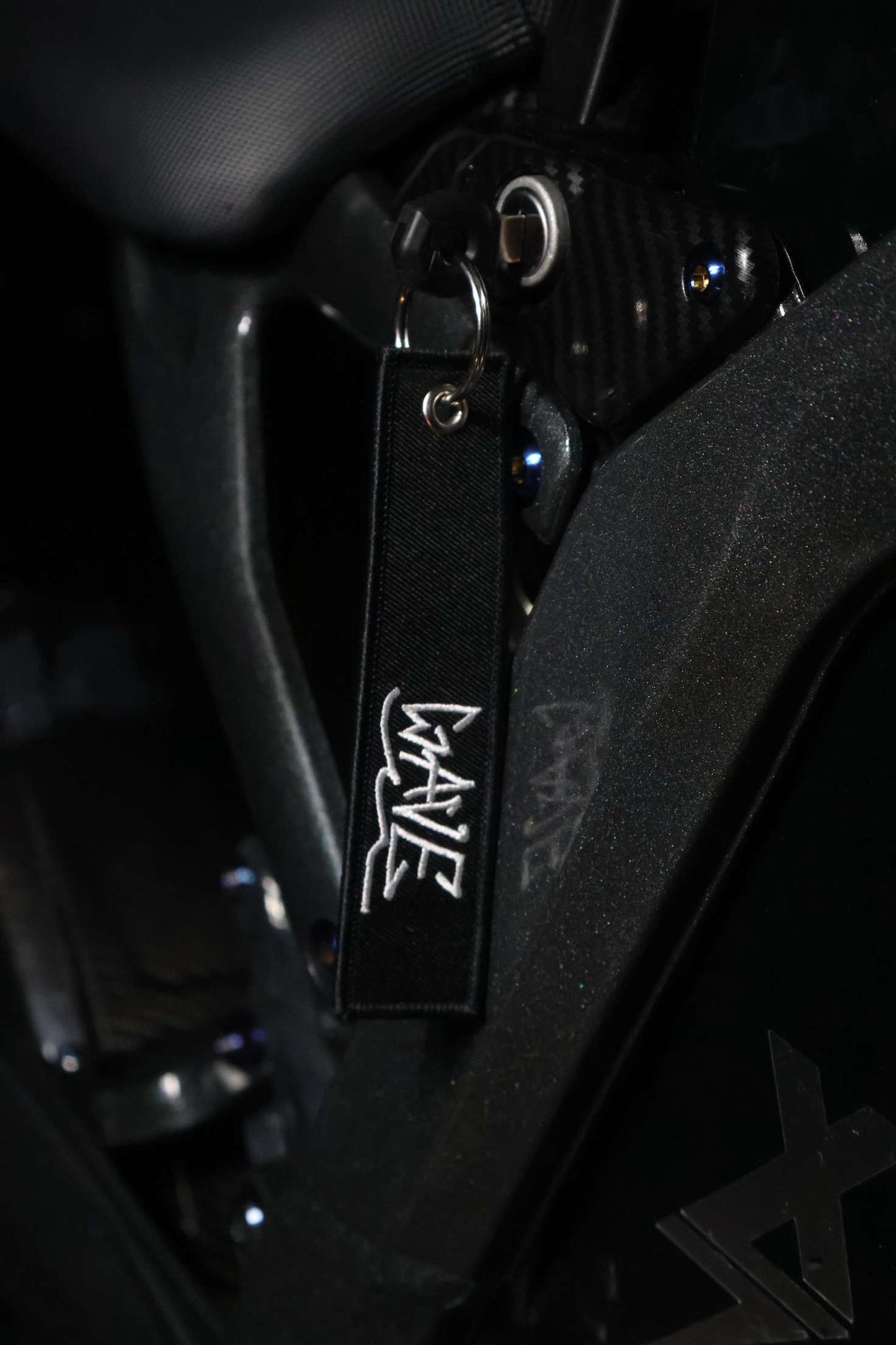 WAVE KEYCHAIN